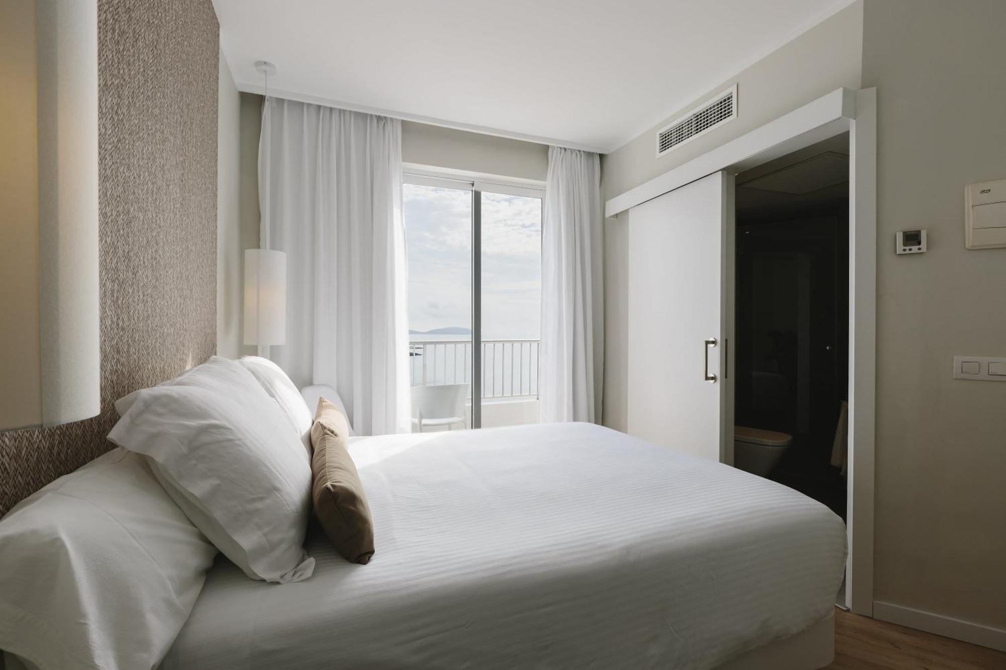 Aluasoul Ibiza - Adults Only Hotel เอสกานา ภายนอก รูปภาพ