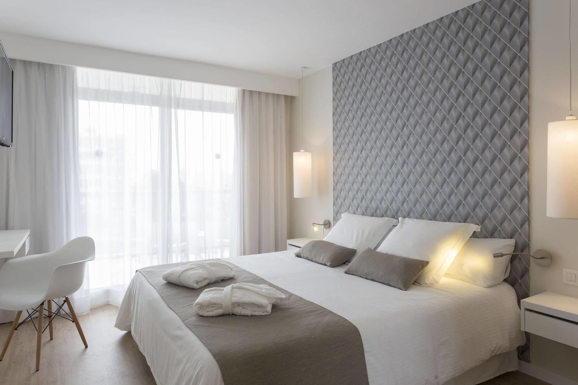 Aluasoul Ibiza - Adults Only Hotel เอสกานา ภายนอก รูปภาพ