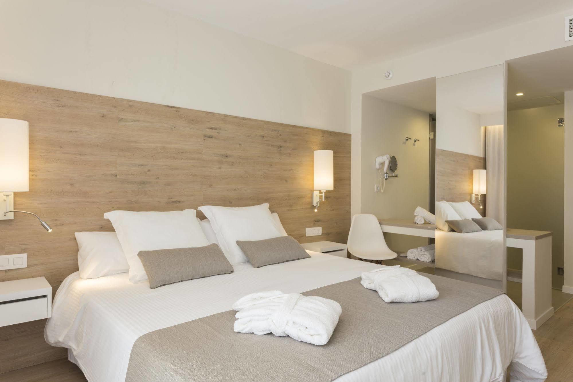 Aluasoul Ibiza - Adults Only Hotel เอสกานา ภายนอก รูปภาพ
